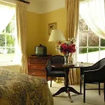 Ross House Hotel 4*
