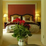 Ross House 4*