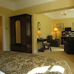 Ross House Hotel Killarone