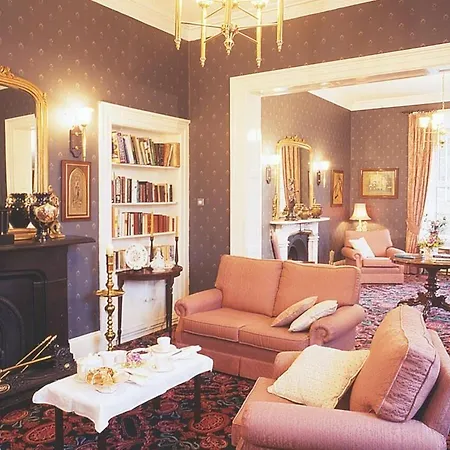 Ross House Отель