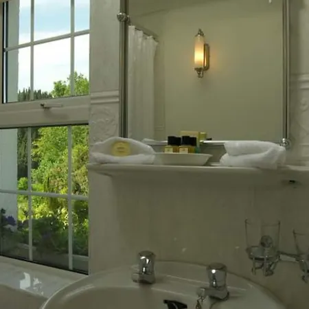 Ross House Hotel Killarone
