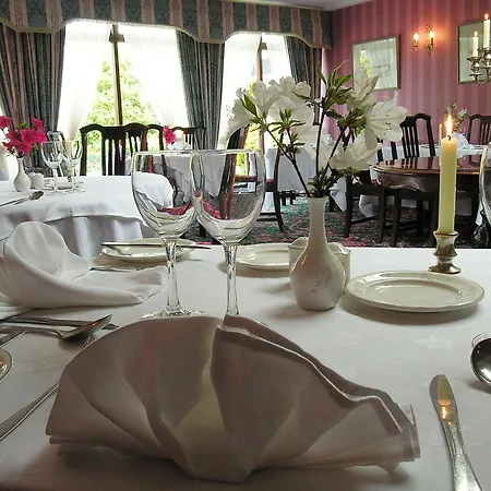 Отель Ross House