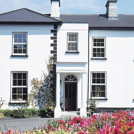 Отель Ross House 4*