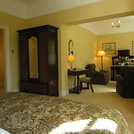 Ross House Отель Killarone