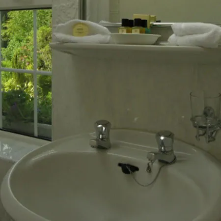 Отель Ross House 4*