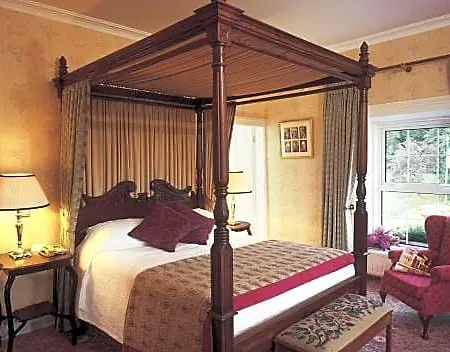 Ross House 4*