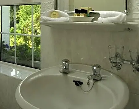 Ross House Hotel Killarone