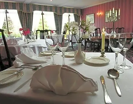 Hotel Ross House Killarone
