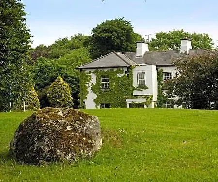 Ross House Hotel 4*