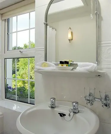 Ross House 4*