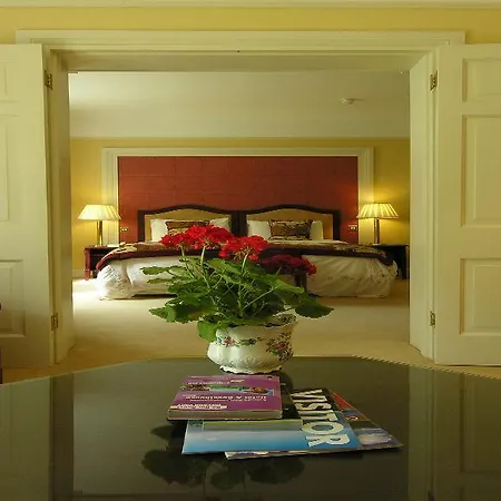 Ross House Отель