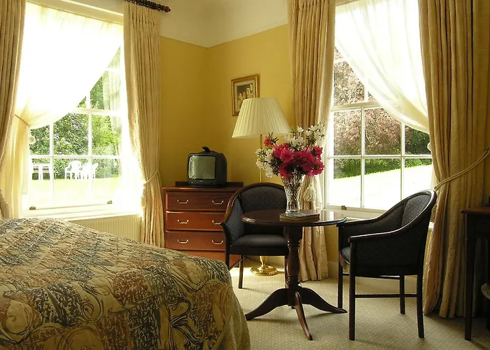 Ross House Hotel 4*