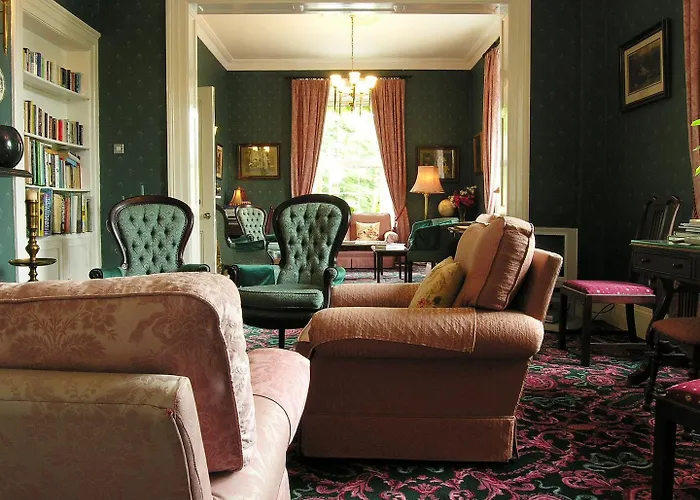 Ross House Hotel 4*