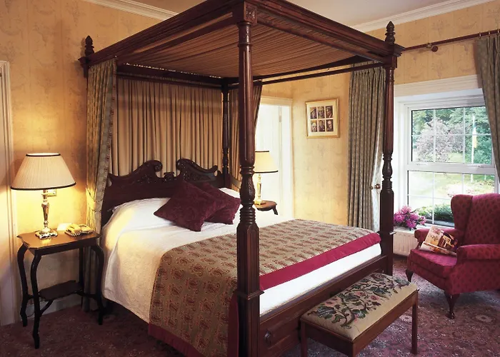 Ross House Hotel 4*