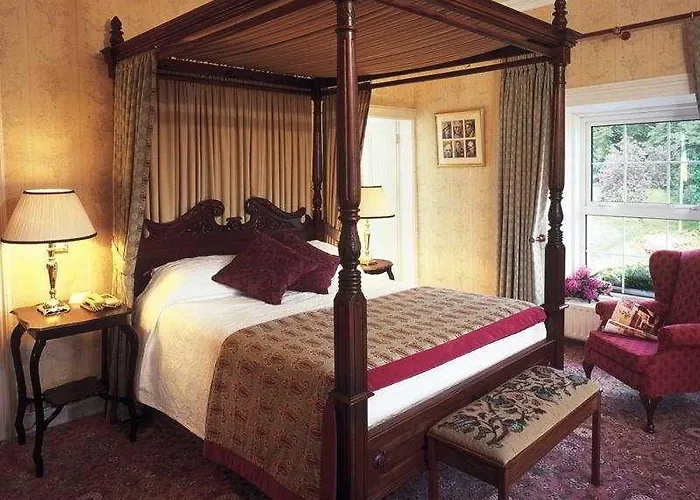 Ross House 4*