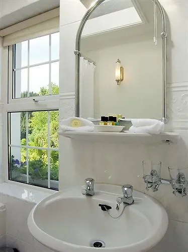 Ross House 4*