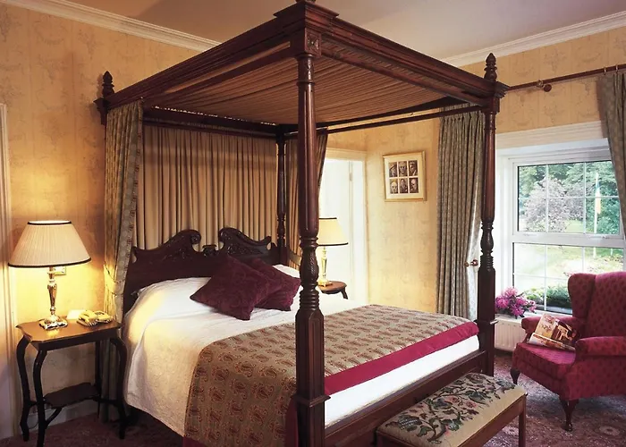 Ross House Hotel 4*